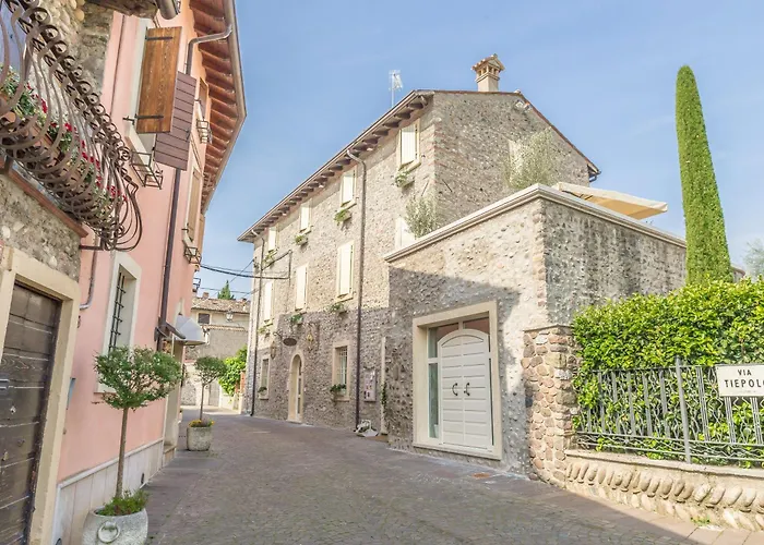 Maison Resola - Rooms & Breakfast