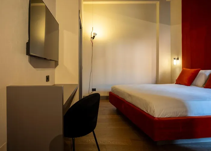 Hotel con piscina: Relais Borghetto